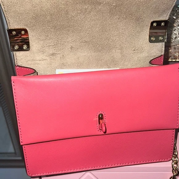 Michael Kors Crossbody Bag with Gold Chain - Picture 4 of 7